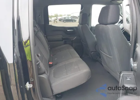 2021 Chevrolet Silverado 1500 z USA, uszkodzony, nr VIN 3GCUYDET7MG262944